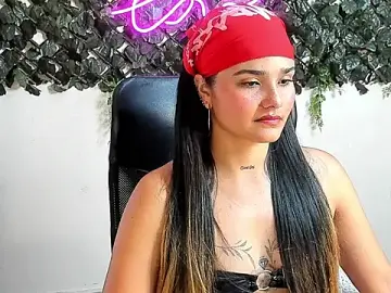 DestinyHills  live sex cam