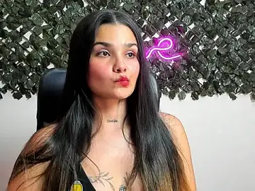DestinyHills  live sex cam