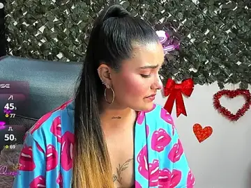 DestinyHills  live sex cam