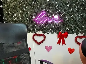 DestinyHills  live sex cam