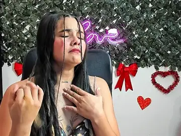 DestinyHills  live sex cam