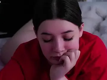 LowOncoming  live sex cam