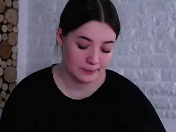 LowOncoming  live sex cam