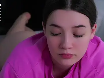 LowOncoming  live sex cam