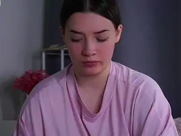 LowOncoming  live sex cam