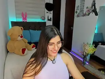 Luxxur69  live sex cam