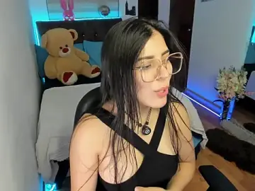 Luxxur69  live sex cam