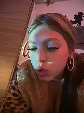 MeganBlom  live sex cam