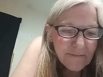 Wildcherrycougar64  live sex cam
