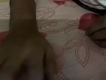 Yourlusty_women  live sex cam