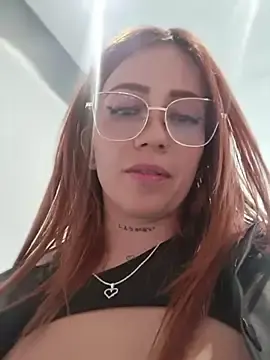 Alis_xxx  live sex cam