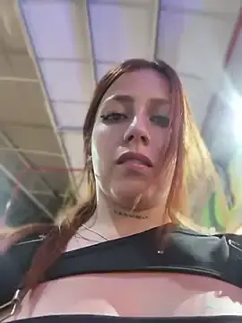 Alis_xxx  live sex cam
