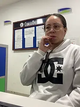 HealingHoney  live sex cam