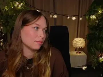 SylviaWhitaker  live sex cam