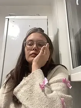 Emilymeo  live sex cam