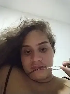 Luccyana  live sex cam