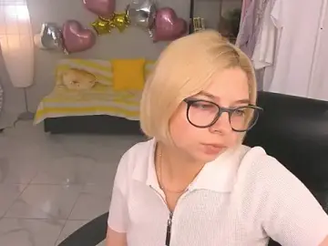 AndreaHirst  live sex cam