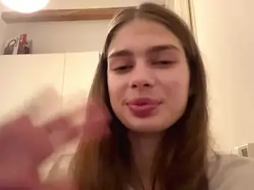 EastLuna  live sex cam