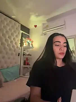 ZarahEvans  live sex cam