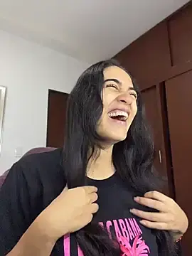 ZarahEvans  live sex cam