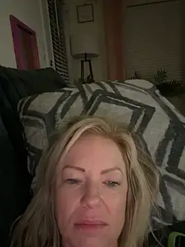 Sinfulsara  live sex cam