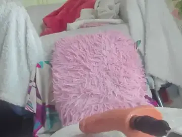 Alanna_21  live sex cam