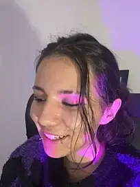 HollyPeachh  live sex cam