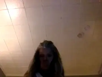 ShawtyThickGilf  live sex cam