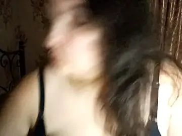 HloyBloop  live sex cam