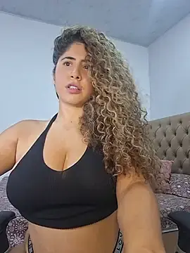 Lilith_30  live sex cam