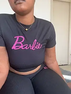 Sexy-bubbly  live sex cam