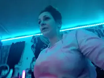 XKittenPawz  live sex cam
