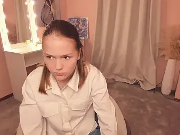 EvaUher  live sex cam