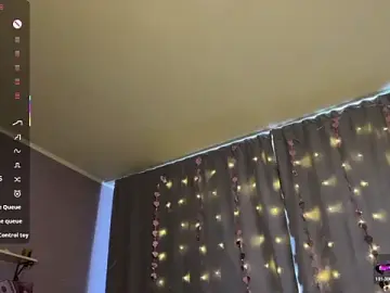XtraHotX  live sex cam