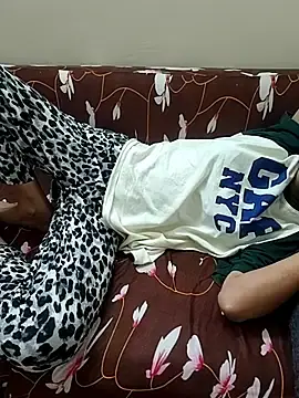 Simran_queen12  live sex cam