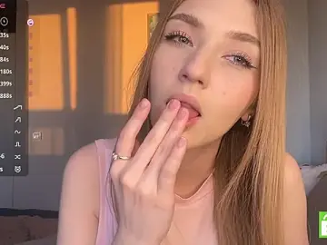 AveryBerkson  live sex cam