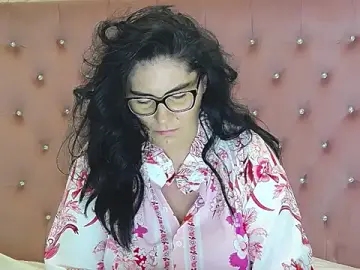 IlonaSky  live sex cam