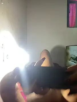 Eu_laura  live sex cam