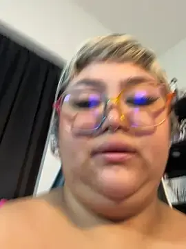 Thickasianmami  live sex cam