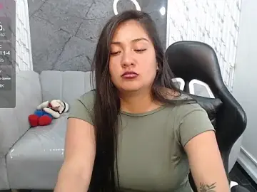 Ivony18_b  live sex cam