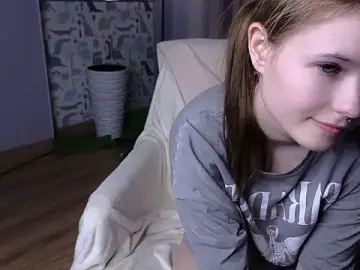 LynHillaire  live sex cam