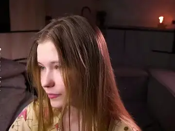 LynHillaire  live sex cam