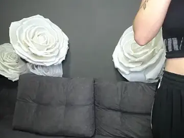 MilaLoona  live sex cam