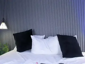 SkySwett  live sex cam