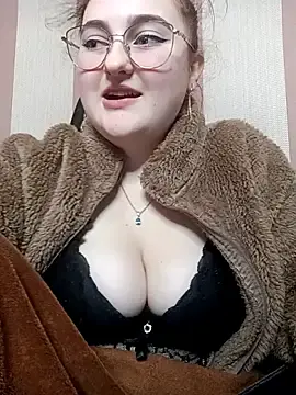 WhiteBellaX  live sex cam