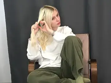 LorisBoster  live sex cam