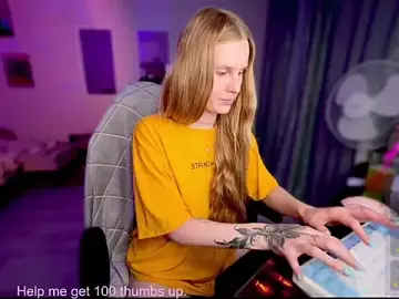 Lunaacyy  live sex cam