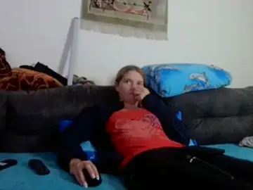 Mercedeswoman8  live sex cam