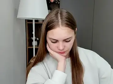 MindiFollman  live sex cam