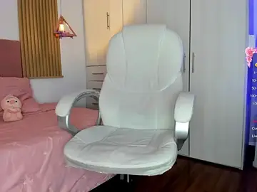 Mia_nevaeh  live sex cam